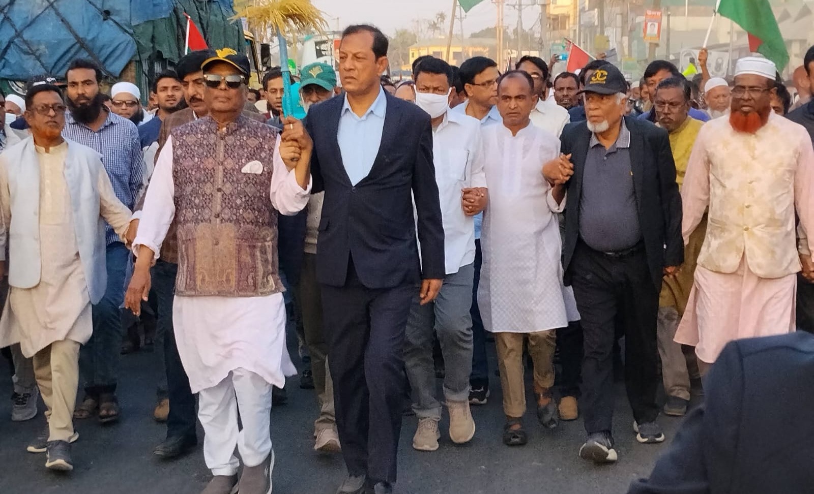 মধুপুরে বিএনপির এমপি প্রার্থী স্বপন ফকিরের ধানের শীষের গণমিছিল 