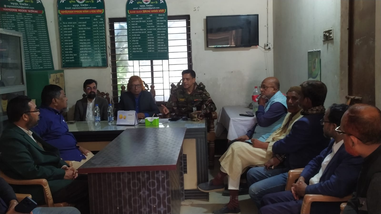মধুপুর প্রেসক্লাবের সাংবাদিকদের সাথে সেনাবাহিনীর মতবিনিময়